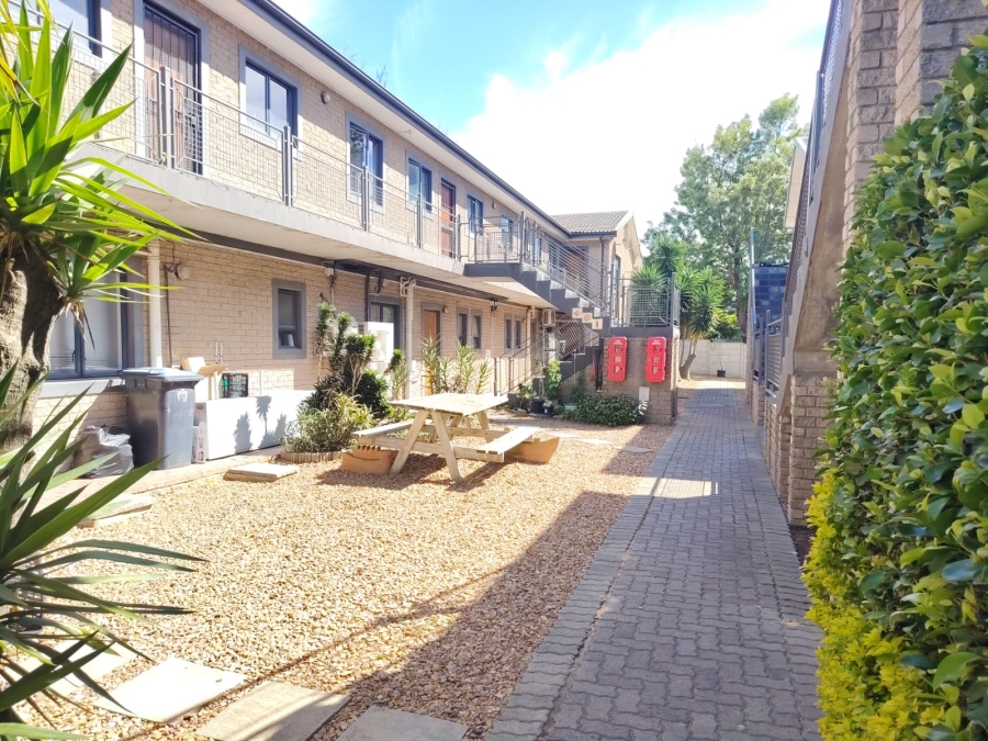 2 Bedroom Property for Sale in Vredekloof East Western Cape